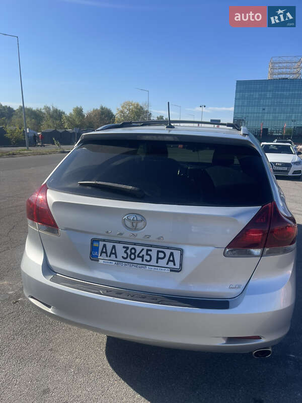 Позашляховик / Кросовер Toyota Venza 2013 в Києві