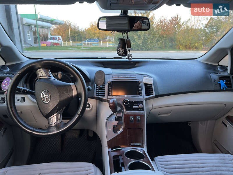 Позашляховик / Кросовер Toyota Venza 2011 в Бершаді