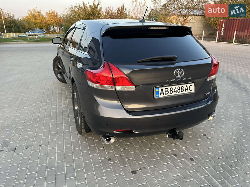 Позашляховик / Кросовер Toyota Venza 2011 в Бершаді