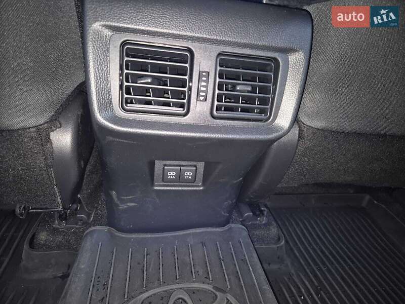 Позашляховик / Кросовер Toyota Venza 2020 в Харкові