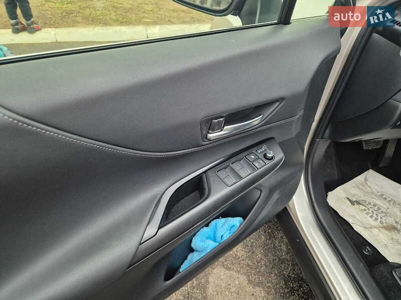 Позашляховик / Кросовер Toyota Venza 2020 в Харкові