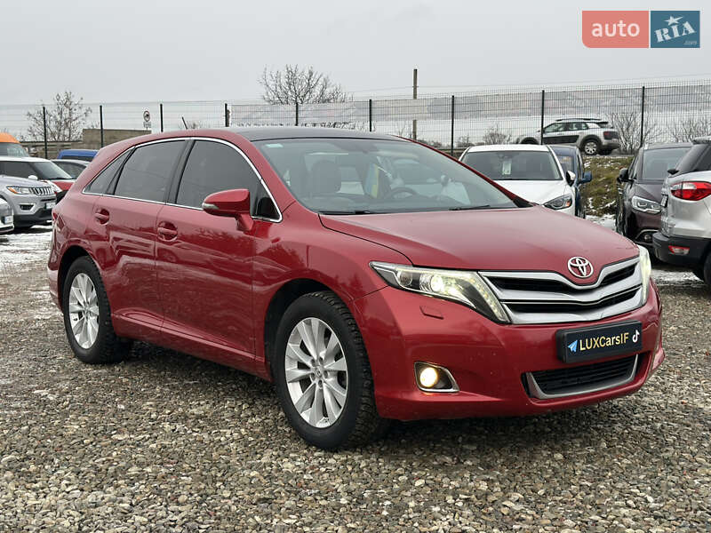 Позашляховик / Кросовер Toyota Venza 2013 в Івано-Франківську