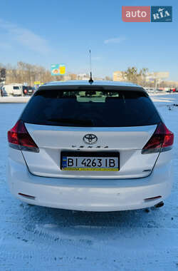 Внедорожник / Кроссовер Toyota Venza 2010 в Полтаве