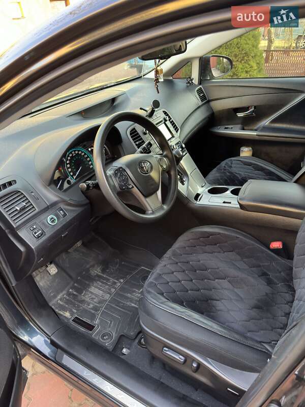 Позашляховик / Кросовер Toyota Venza 2014 в Львові