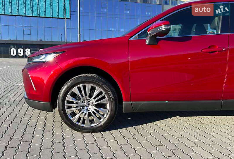 Позашляховик / Кросовер Toyota Venza 2021 в Львові