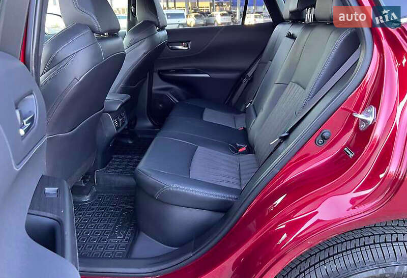 Позашляховик / Кросовер Toyota Venza 2021 в Львові