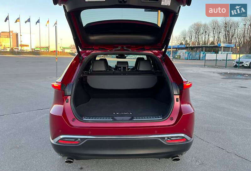 Позашляховик / Кросовер Toyota Venza 2021 в Львові