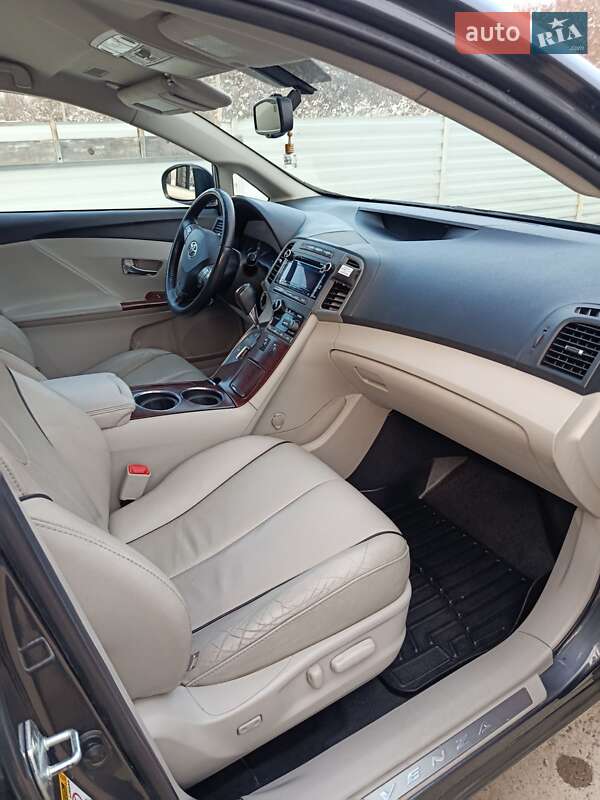 Внедорожник / Кроссовер Toyota Venza 2011 в Бориславе