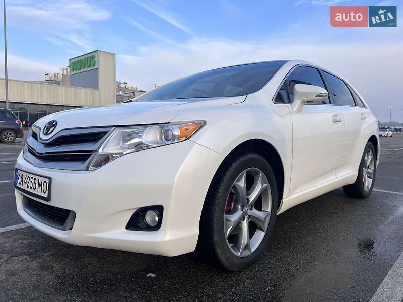 Позашляховик / Кросовер Toyota Venza 2013 в Києві