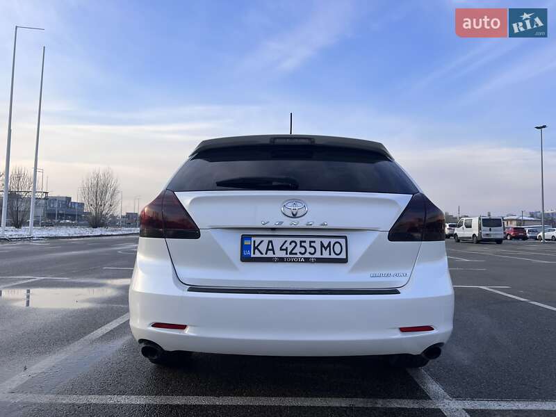 Позашляховик / Кросовер Toyota Venza 2013 в Києві