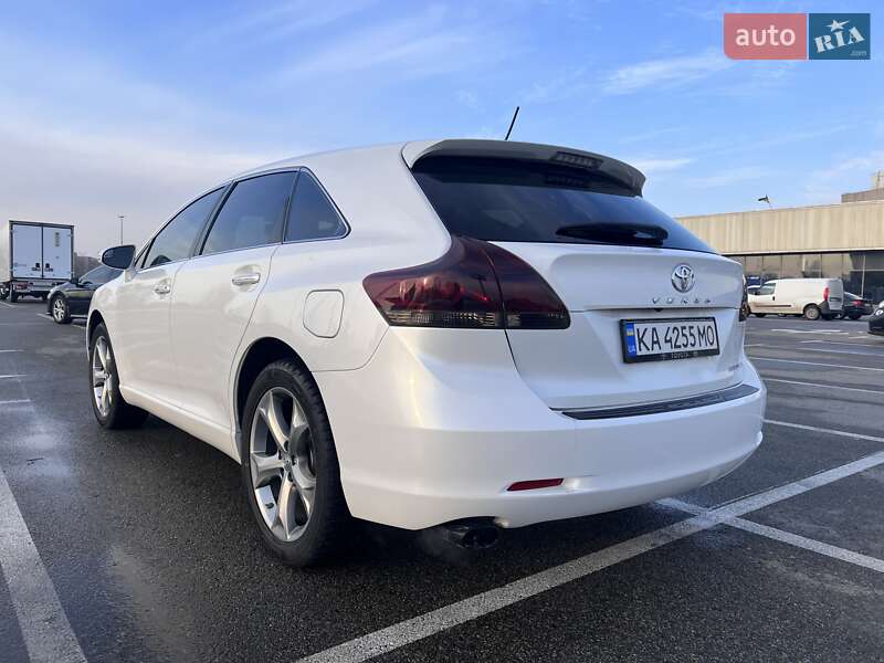 Позашляховик / Кросовер Toyota Venza 2013 в Києві