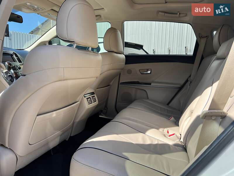 Позашляховик / Кросовер Toyota Venza 2013 в Києві