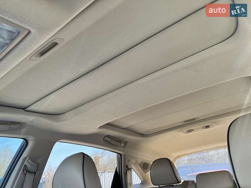 Позашляховик / Кросовер Toyota Venza 2013 в Києві