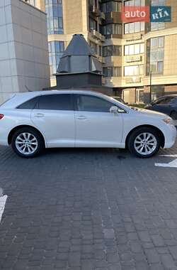Позашляховик / Кросовер Toyota Venza 2013 в 