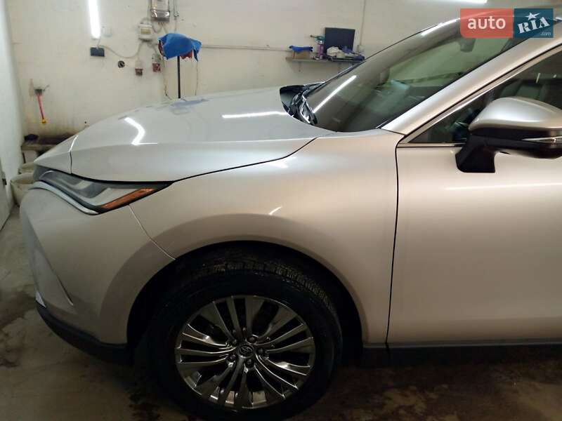 Позашляховик / Кросовер Toyota Venza 2022 в Львові