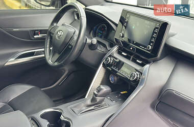 Позашляховик / Кросовер Toyota Venza 2020 в 