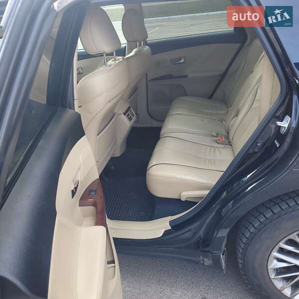Позашляховик / Кросовер Toyota Venza 2010 в Кам'янському