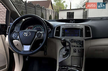 Позашляховик / Кросовер Toyota Venza 2014 в 