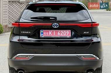 Позашляховик / Кросовер Toyota Venza 2024 в 