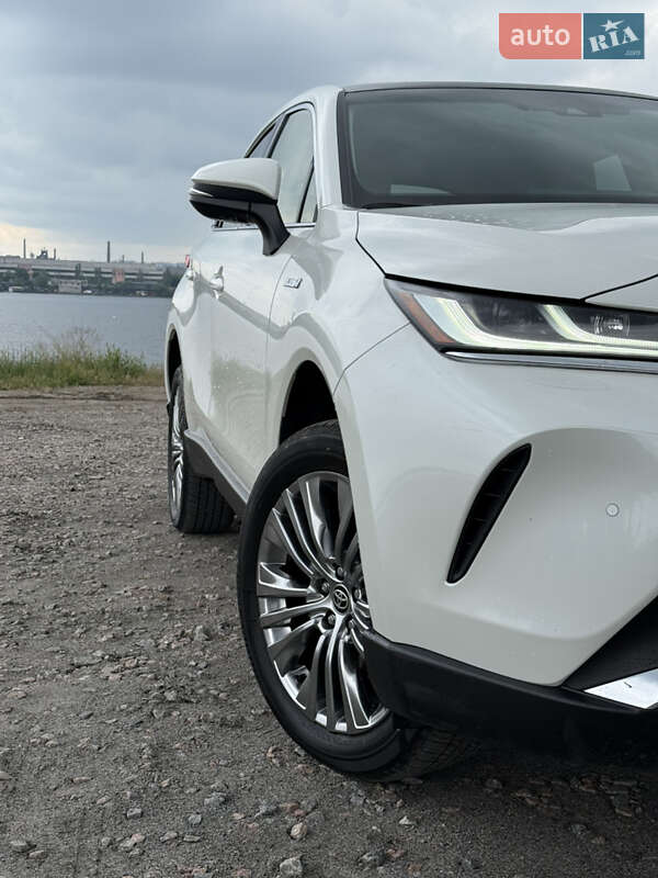 Позашляховик / Кросовер Toyota Venza 2021 в Дніпрі