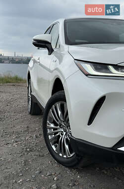 Внедорожник / Кроссовер Toyota Venza 2021 в 