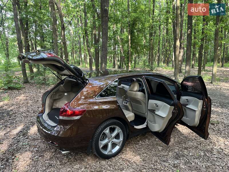 Позашляховик / Кросовер Toyota Venza 2013 в Кривому Розі