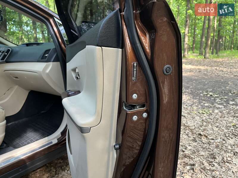 Позашляховик / Кросовер Toyota Venza 2013 в Кривому Розі