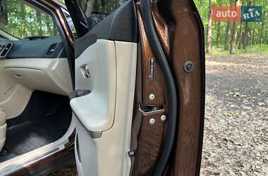 Позашляховик / Кросовер Toyota Venza 2013 в 