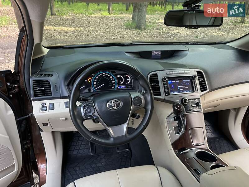 Позашляховик / Кросовер Toyota Venza 2013 в Кривому Розі