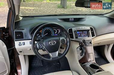 Позашляховик / Кросовер Toyota Venza 2013 в 