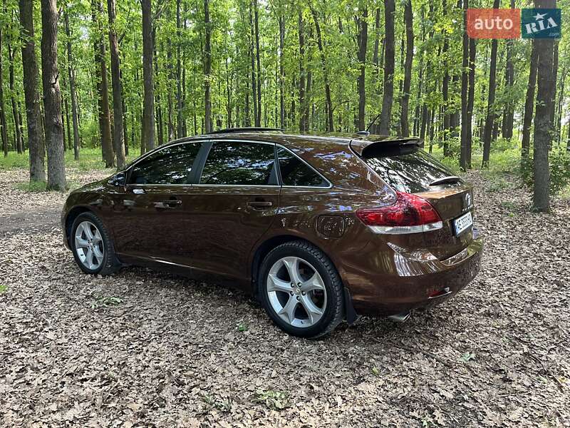 Позашляховик / Кросовер Toyota Venza 2013 в Кривому Розі