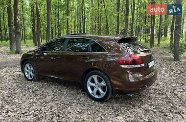 Позашляховик / Кросовер Toyota Venza 2013 в 