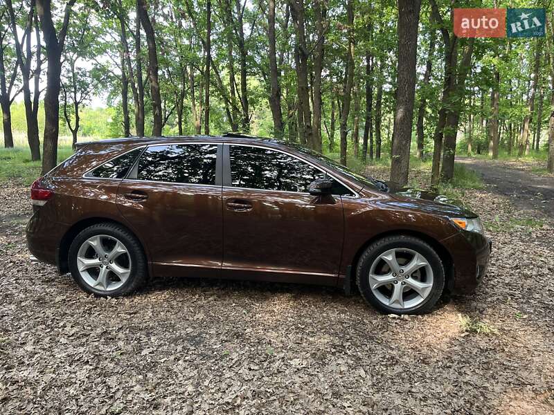 Позашляховик / Кросовер Toyota Venza 2013 в Кривому Розі