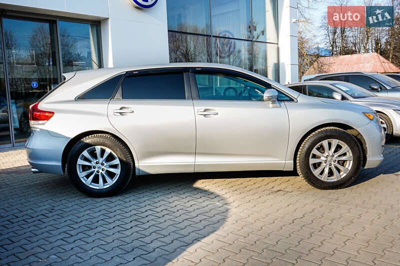 Позашляховик / Кросовер Toyota Venza 2014 в Житомирі