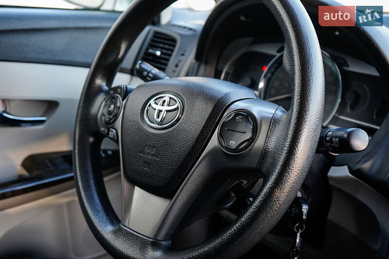 Позашляховик / Кросовер Toyota Venza 2014 в Житомирі