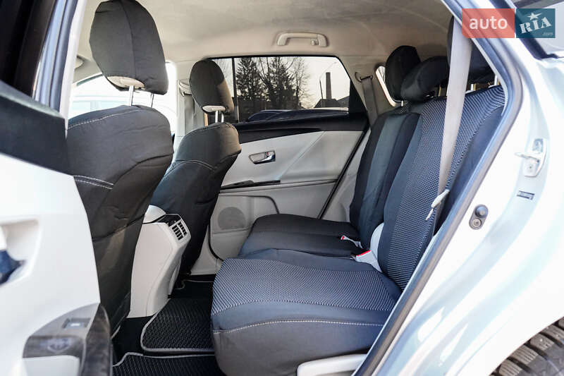 Позашляховик / Кросовер Toyota Venza 2014 в Житомирі