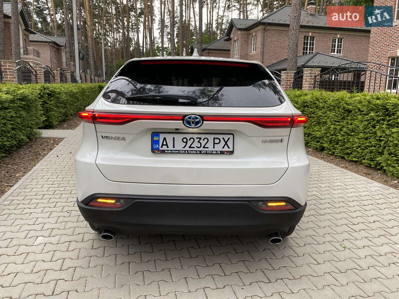 Позашляховик / Кросовер Toyota Venza 2021 в Києві