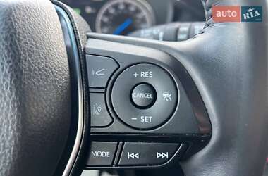 Позашляховик / Кросовер Toyota Venza 2021 в 