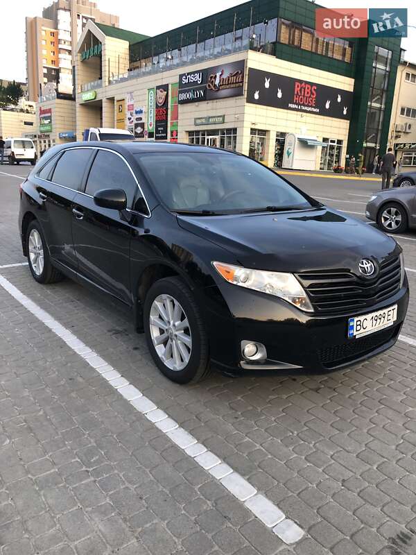 Позашляховик / Кросовер Toyota Venza 2011 в Львові