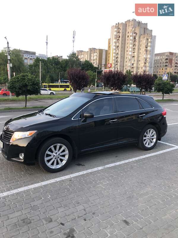 Позашляховик / Кросовер Toyota Venza 2011 в Львові