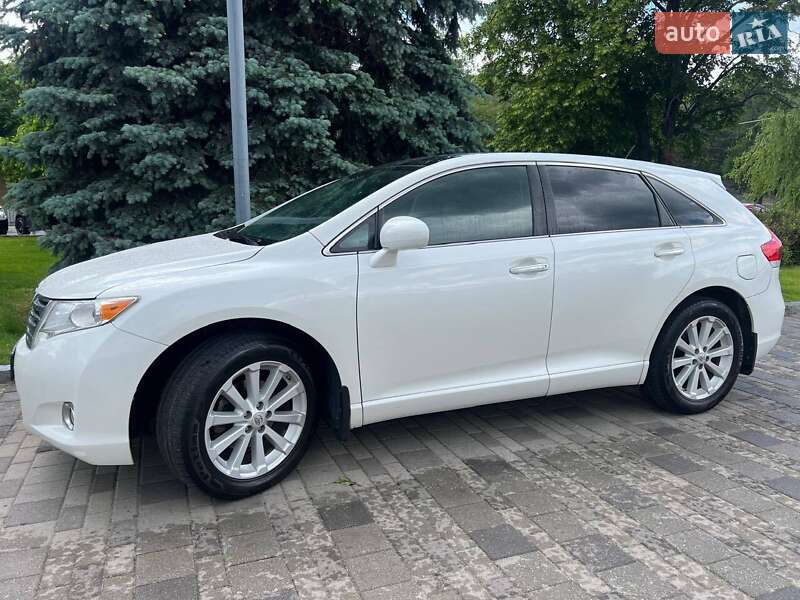Позашляховик / Кросовер Toyota Venza 2011 в 