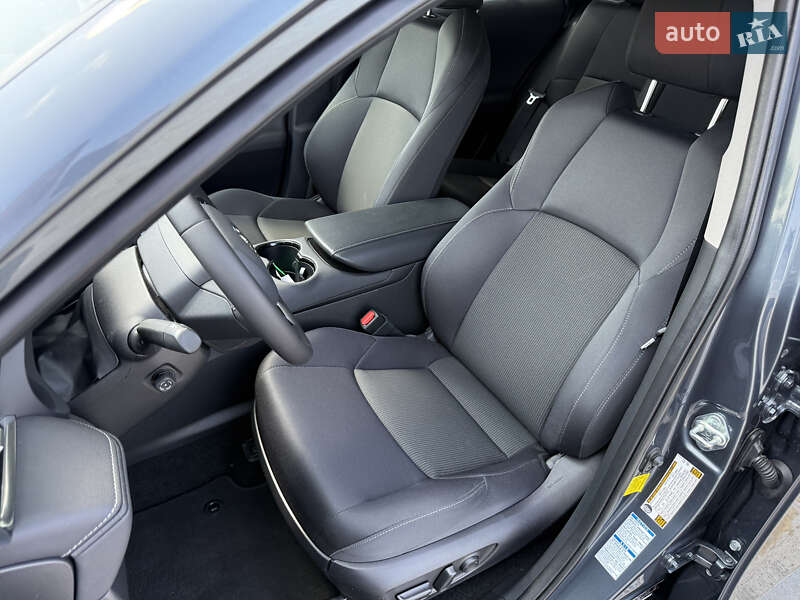 Позашляховик / Кросовер Toyota Venza 2022 в Києві