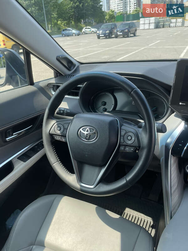 Позашляховик / Кросовер Toyota Venza 2022 в Києві