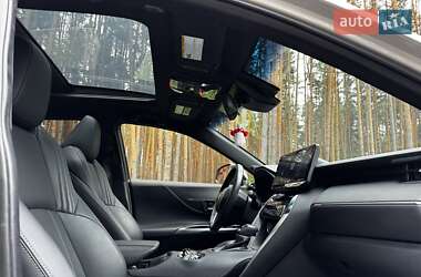 Внедорожник / Кроссовер Toyota Venza 2021 в 
