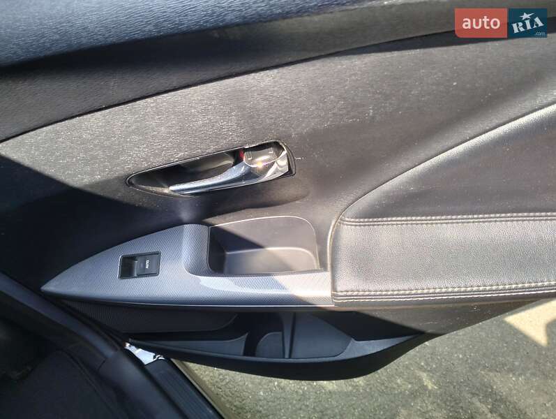 Позашляховик / Кросовер Toyota Venza 2013 в Дніпрі