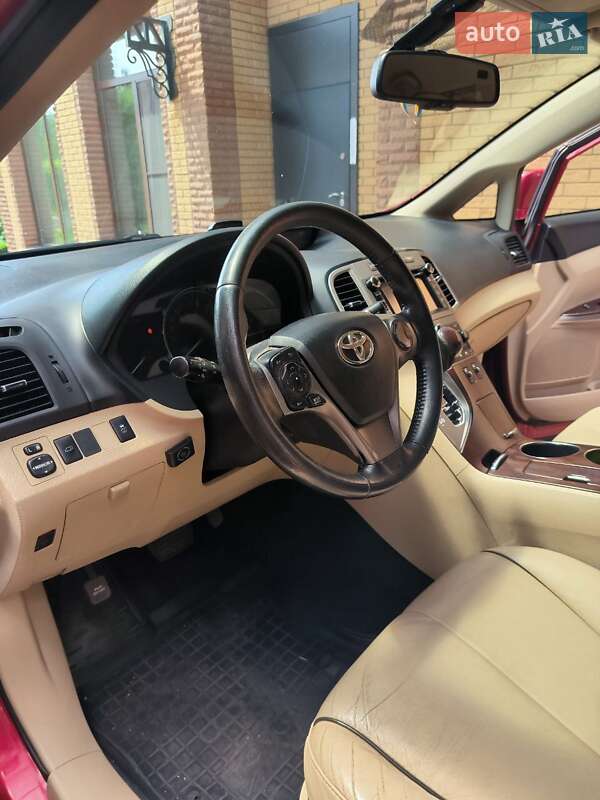 Позашляховик / Кросовер Toyota Venza 2013 в Кривому Розі