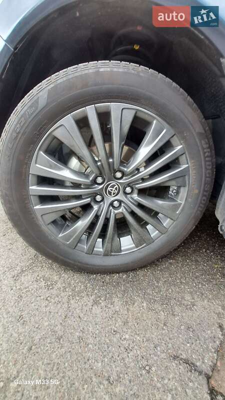 Позашляховик / Кросовер Toyota Venza 2023 в Києві