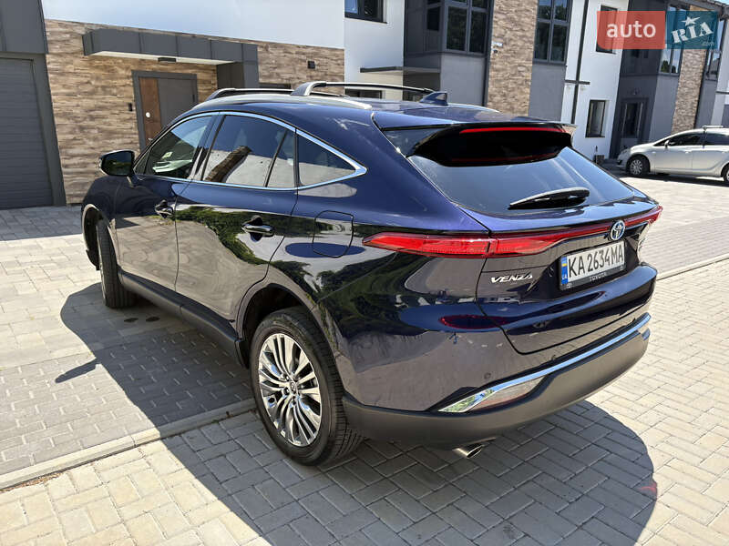 Внедорожник / Кроссовер Toyota Venza 2021 в Киеве