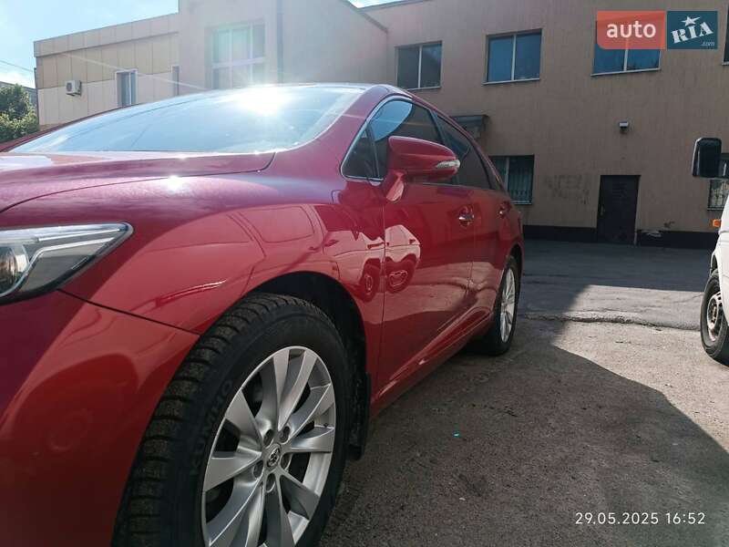 Внедорожник / Кроссовер Toyota Venza 2013 в Запорожье