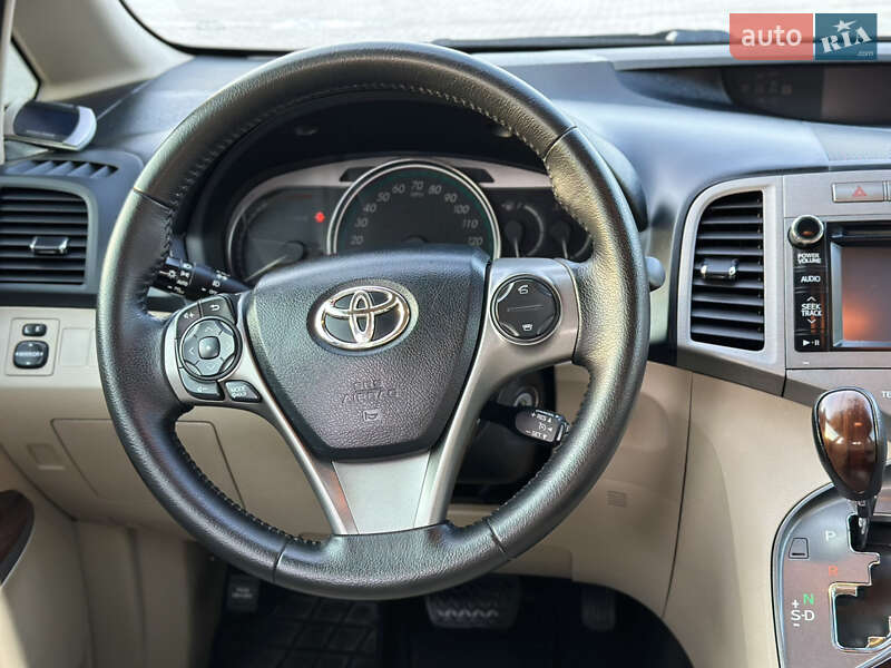 Внедорожник / Кроссовер Toyota Venza 2012 в Виннице